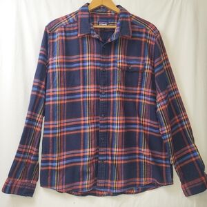 Patagonia Plaid Flannel Shirt Men's Size Large 100% Organic Cotton Lightweight